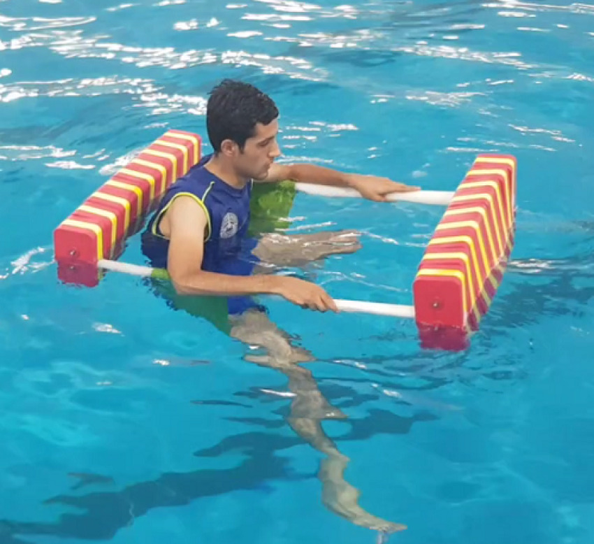 تمرین در قسمت عمیق آب با واکر آبی هیدروجیم